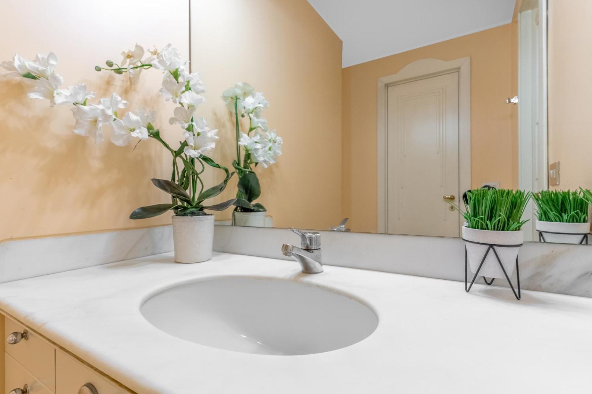 Central Luxurious Apartment Duomo A/C-Wi-Fi Free Милан Экстерьер фото
